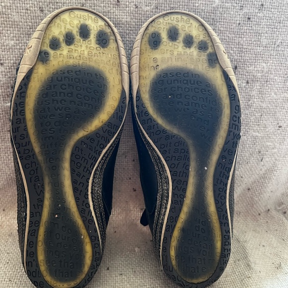 Black and Gold Cushe Sneaks - Picture 8 of 11